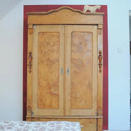 Guest house Dom W Sadzie Goscinne Zelkow